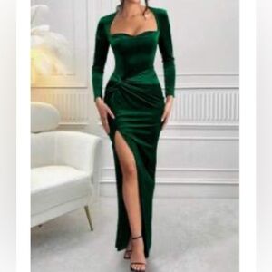 Elegant Green Velvet Long Sleeve Dress with High Slit